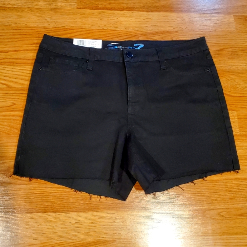 Seven7 Weekend Shorts